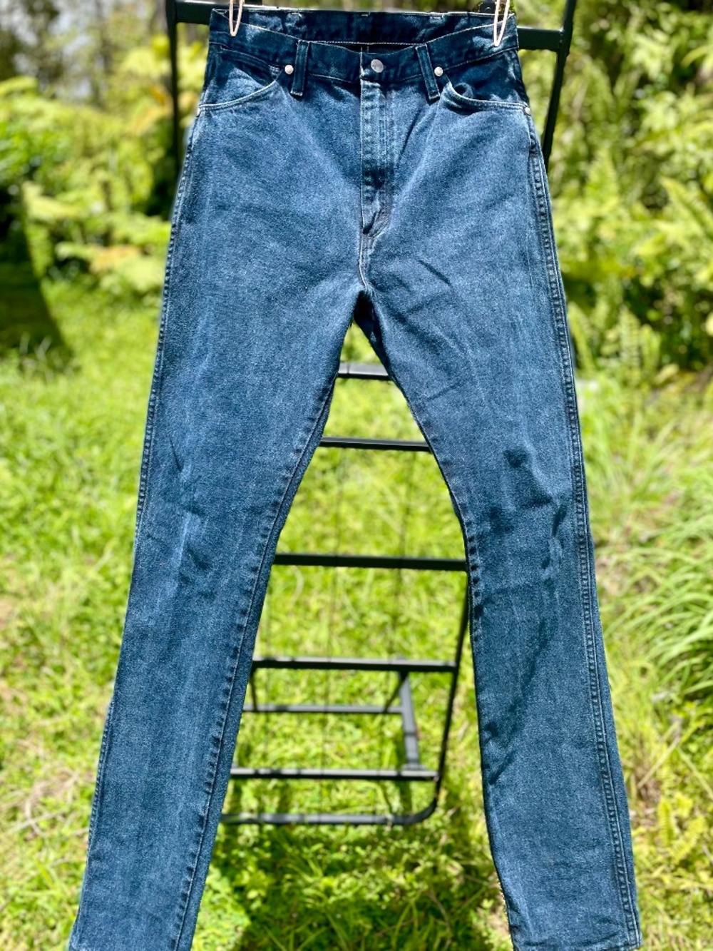 Wrangler dark wash women's blue jeans